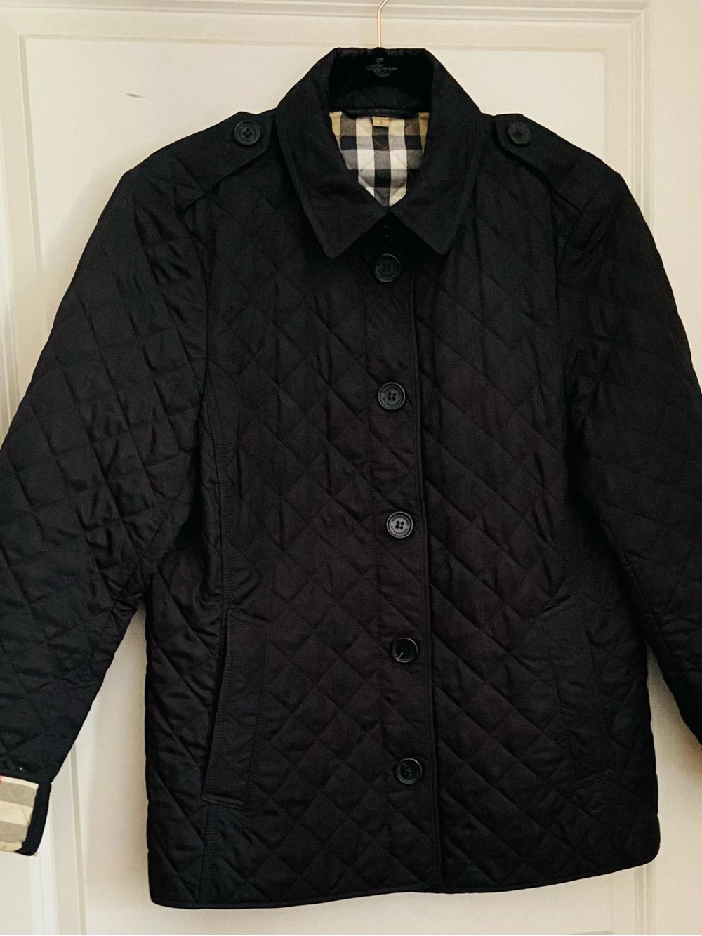 Burberry Diamond Quilted Barn Jacket Black w/Burberry Plaid lining . - Picture 2 of 12